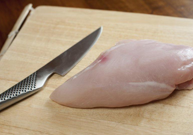 IPS Chicken Breast Fillets 5 x 215g (Total 1.075kg) - This May be delivered Frozen (5099086151739)